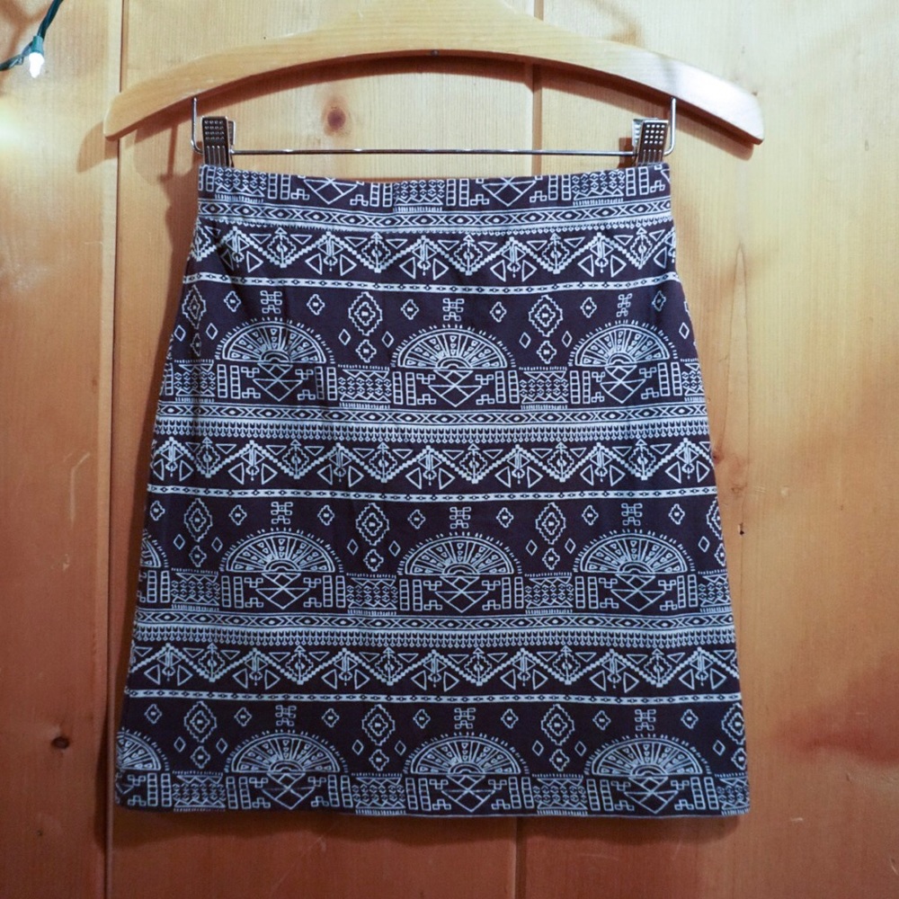 Billabong Black and White Pattern Skirt, Size S